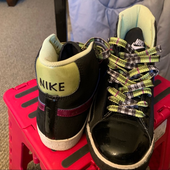 Women’s/girls Nike Blazers size 5.5 - Picture 3 of 4